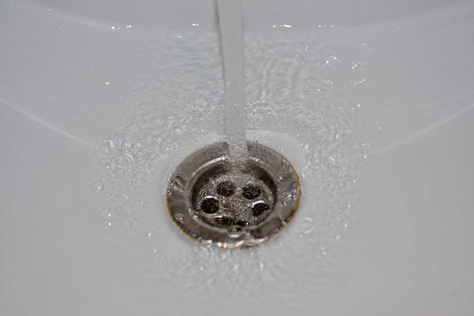 A2B Drains provides services to unblock blocked sinks and drains for properties in Hemel Hempstead.